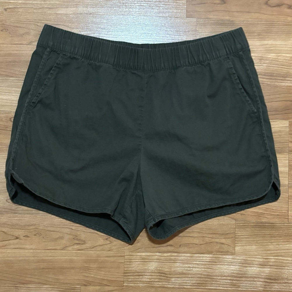 Banana Republic Women Green Cotton Shorts Medium Pockets Elastic Waist Pull On